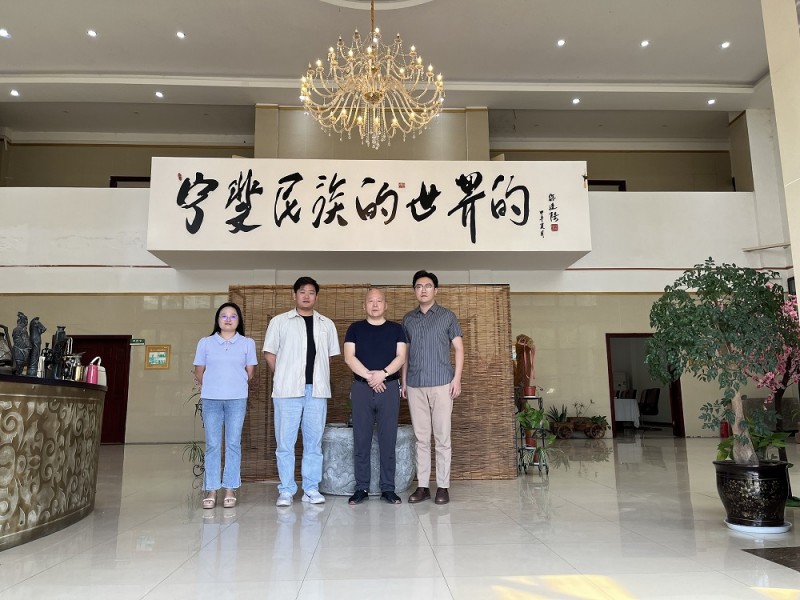西南醫(yī)科大學(xué)，澳門科技大學(xué)劉博士來到與寧斐化妝品集團尋求合作
